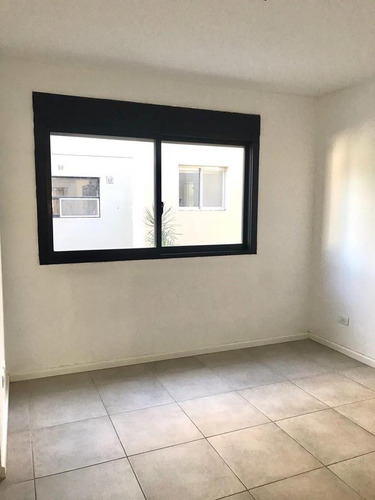 Imagen 8 de 14 de Departamento En Victoria A Una Cuadra De La Estación De Tren Mitre