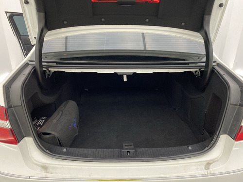 Imagen 23 de 25 de Mercedez Benz E 200 Cgi Blueefficiency 184 Hp