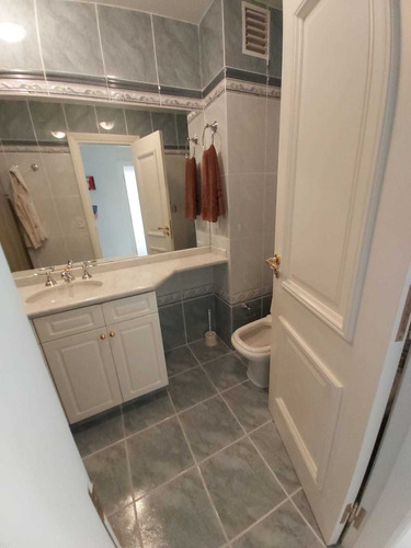 Apartamento En Venta De 3 Dormitorios En Playa Mansa