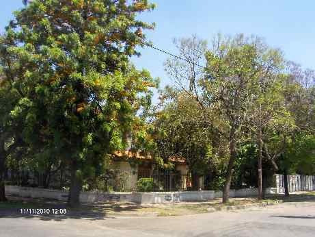 Imagen 2 de 2 de Chalet En Venta Cond En Ituzaingo Norte