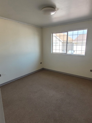 Casa De 3d 3b Mas Escritorio Y Quincho En Codominio Privado