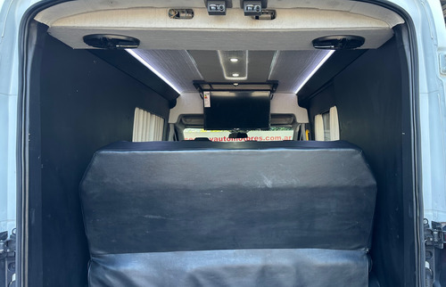 Ford Transit 2.2 Furgon Mediano 350m