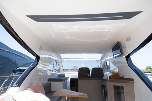 Lancha Solara 380 Ht 2025 Triton Focker Ventura Phantom