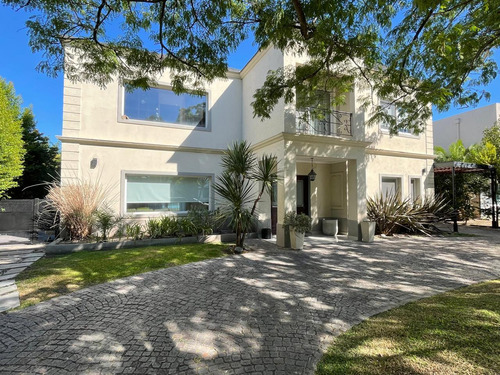 Casa En Alq. Anual - Santa Teresa, Villanueva - 5 Amb - A La Laguna Con Muelle