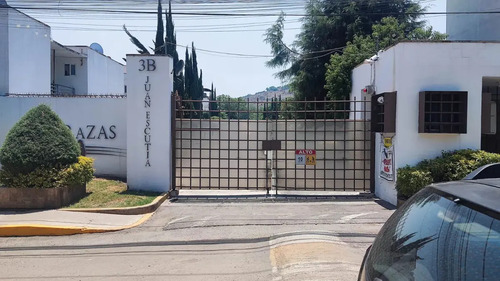 Hermosa Casa En Tres Niveles Con Buena Ubicación Se Aceptán Créditos