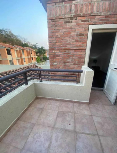 Alquila Town House En Altos De Guataparo (o.carmbarr)
