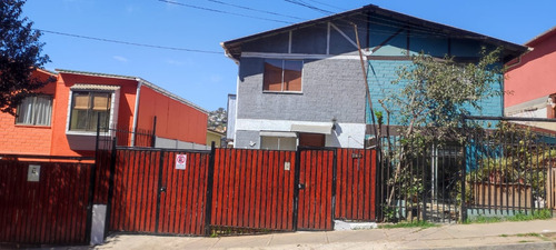 Casa Pareada De Dos Piso Remodelada 