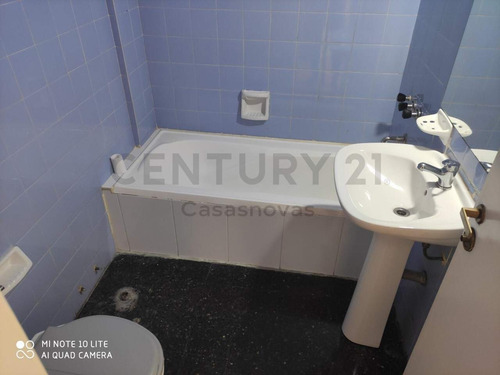 Departamento De 2 Ambientes Sobre Av Cabildo Al 2400 Piso Alto Con Vista Abierta