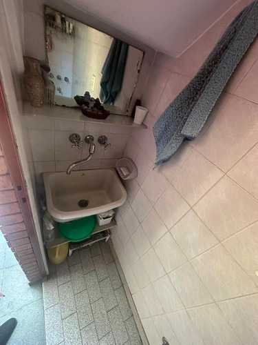 Casa Con Garage Sobre Avenida En Venta!!!