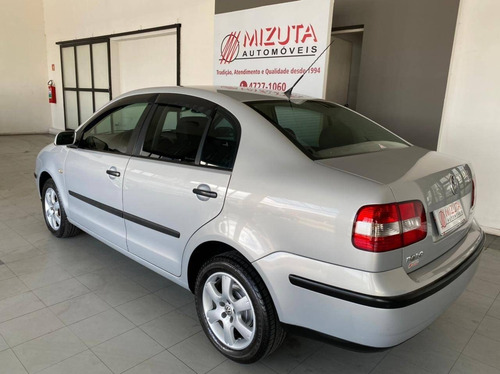 Imagem 4 de 10 de Volkswagen Polo Sedan 1.6 Mi 8v Flex 4p Manual