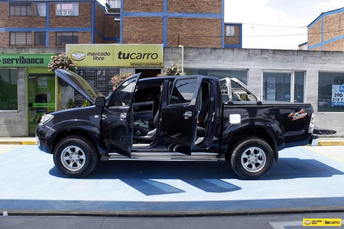 Imagen 11 de 25 de Toyota Hilux Doble Cabina