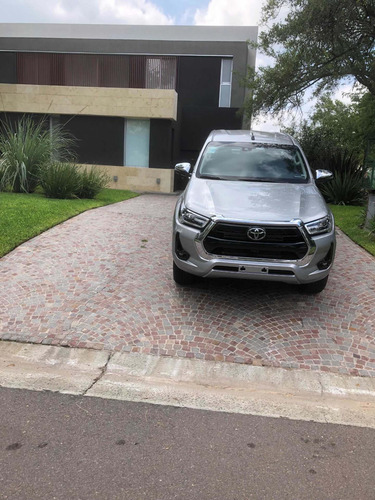 Imagen 14 de 19 de Toyota Hilux 2021 2.8 Cd Srx 177cv 4x2 At