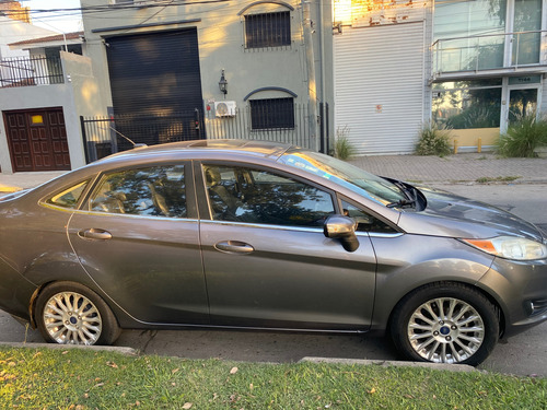 Ford Fiesta Kinetic 1.6 Sedan Titanium Powershift 120cv