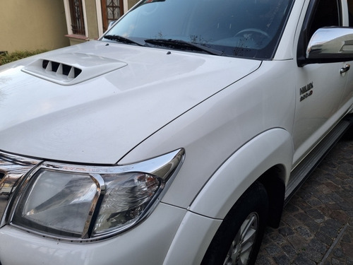 Imagen 1 de 6 de Toyota Hilux 2014 3.0 Cd Srv Cuero 171cv 4x4