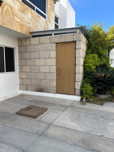Casa En Renta A Unas Cuadras De Uvm, Unam Y Uaq, Campus Juriquilla