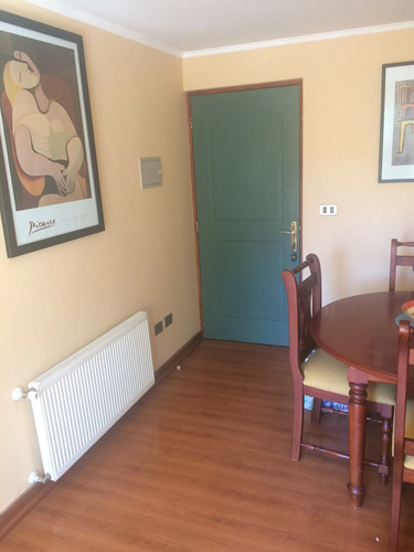 Departamento De 2 Dormitorios, 2 Baños. Con Estacionamiento.