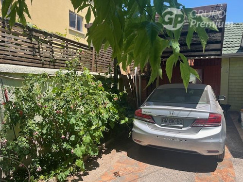 Acogedora Casa En Venta En Ñuñoa