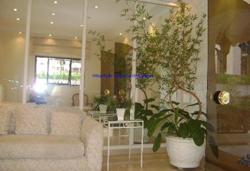 Imagem 8 de 10 de Condomínio Com Portaria 24hrs, Piscina, Salão De Festa E Sauna. Prédio Com Serviços De Lavanderia E Arrumadeira - 21053117 - 68858134