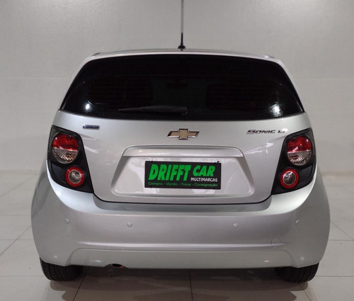 Imagem 10 de 12 de Chevrolet Sonic Hb Lt 1.6 16v 2014 Completo