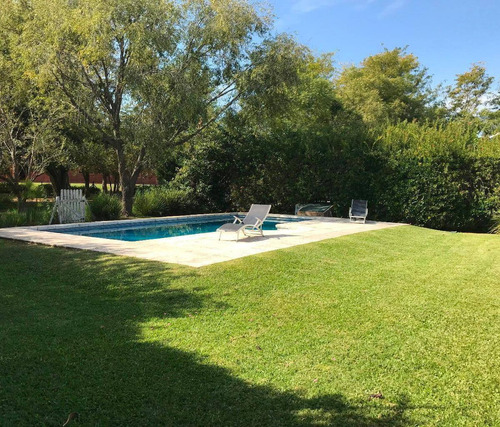Venta Casa En - Abril Club De Campo -
