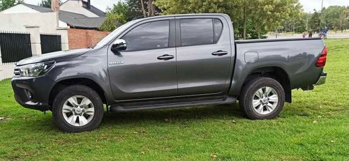 Toyota Hilux 2.8 Cd Srv 177cv 4x2 2017