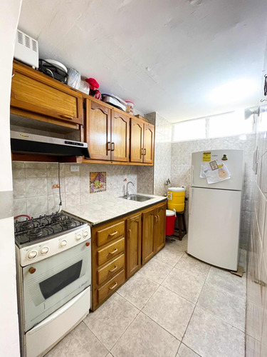 Amr Vende Apartamento En Muy Buen Estado De Conservacion