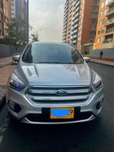 Ford Escape 2.0 Titanium 245 hp