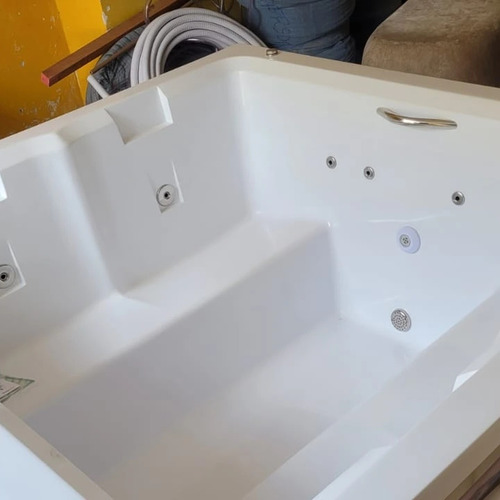 Spa 4 Lugares Com Hidromassagem Aquecedor E Cromoterapia