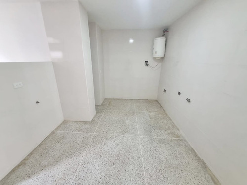 Los Palos Grandes Se Vende Apto Para Remodelar De 157 Mts P7l