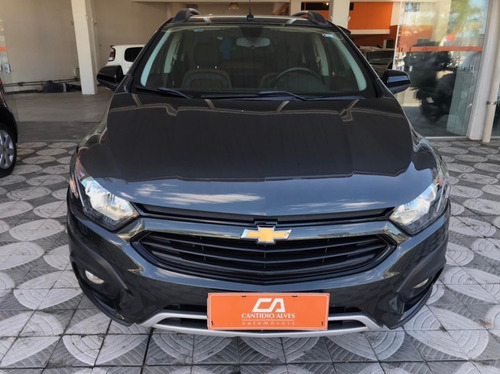 Imagem 2 de 15 de Chevrolet Onix Activ 1.4 Flex 2017