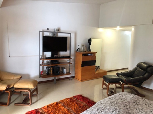 Imagen 9 de 30 de En Venta Una Espectacular Y Lujosa Quinta, Totalmente Equipada Y Amoblada, Ubicada En Bosque Valle.
