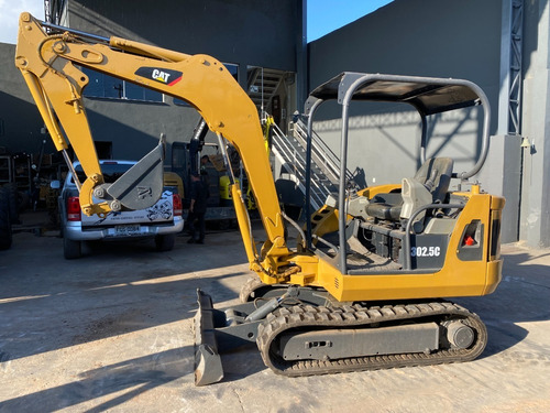 Imagem 13 de 15 de Mini Escavadeira Caterpillar 302.5c Ano 2011