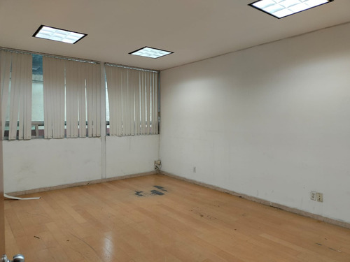 Bodega En Condominio De 235m2 Mas 537m2 De Oficinas.