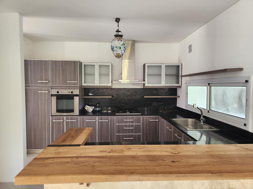 Casa En Venta En Las Liebres Con Excelente Jardín