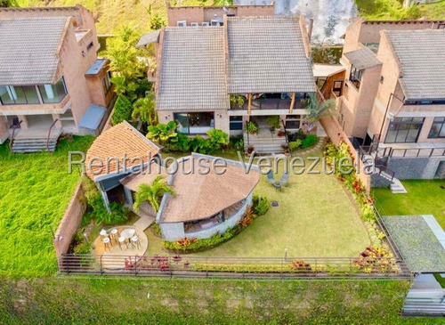Casa ( 3 Niveles / Remodelada) Venta Alto Hatillo ( Urb. La Hatillana) Mls-25-8876