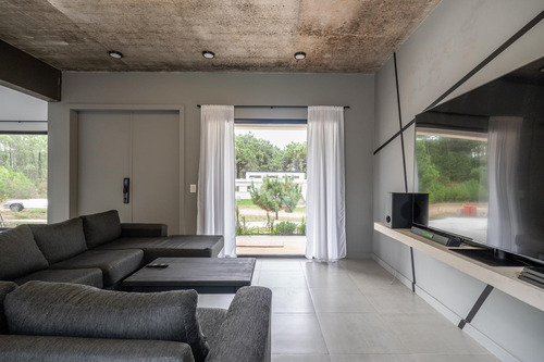 Casa En Venta 5 Ambientes Pinamar Alamos