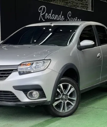 Renault Logan 1.6 Privilege / Intens