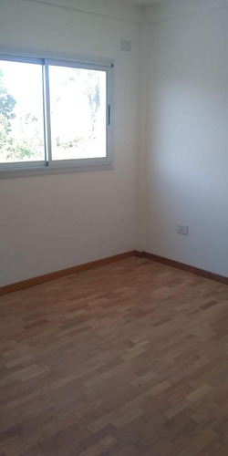 Dúplex En Venta - 2 Dormitorios 1 Baño - Cochera - 83 Mts2 - Los Hornos, La Plata