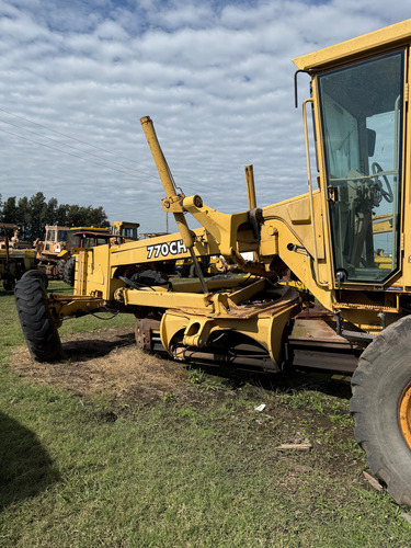 Motoniveladora John Deere 770ch 205hp Año 2003