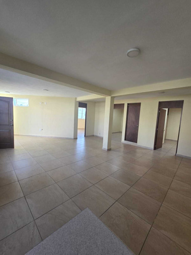 Casa En Venta Con 4 Locales Comerciales