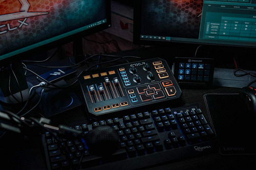 Mixer Multi-efeitos Go Xlr Streaming P/ Gamers - Tc Helicon (Recondicionado)
