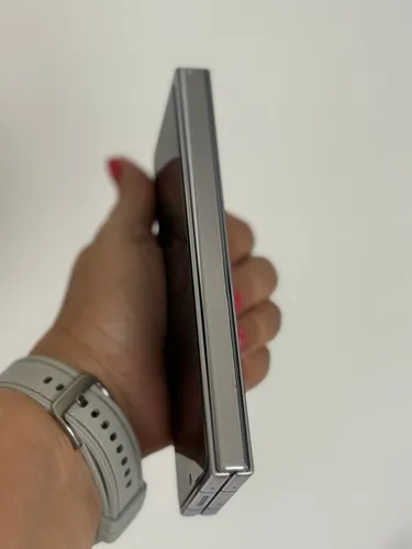 Samsung Galaxy Z Fold5 5g Dual Sim 512 Gb Crema 12 Gb Ram (Usado)