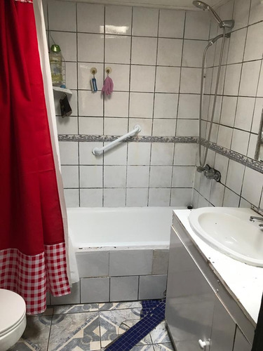 Venta Casa3d/1b/1e Comoda ,no Paga Contribuciones,recoleta.
