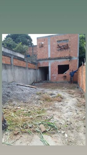 Terreno Com Construção Inacabada