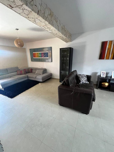 En Venta Town House Mañongo Res. Las Trinitarias (lp)