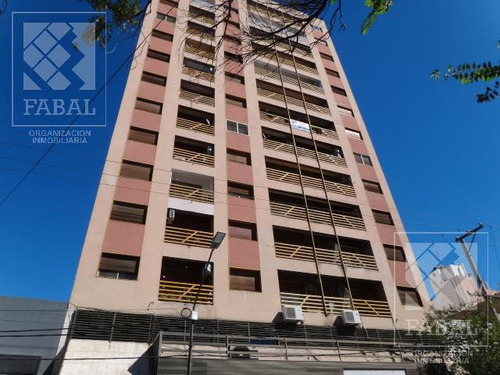 Departamento Venta Centro, 3 Dormitorios, 3 Baños, Dependencia De Servicio Y Balcón