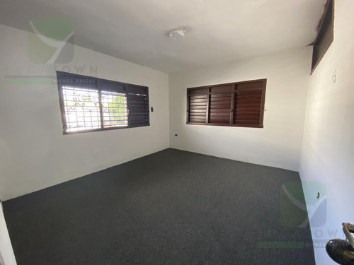 Imagen 9 de 22 de Casa O Edificio Comercial Ideal Para Oficinas En Colonia México A Una Cuadra De Paseo Montejo