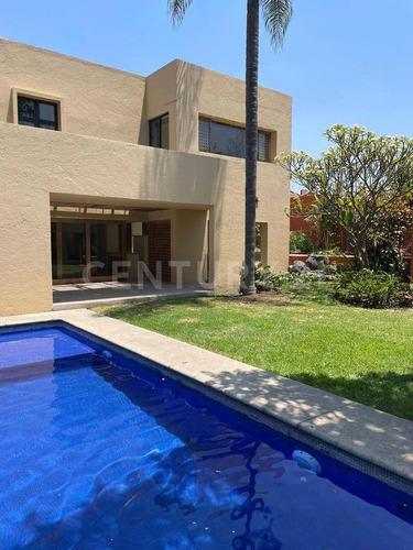 Casa En Venta En Cuernavaca, Morelos