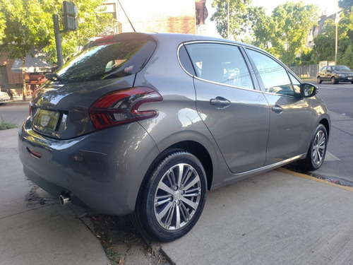 Peugeot 208 Feline