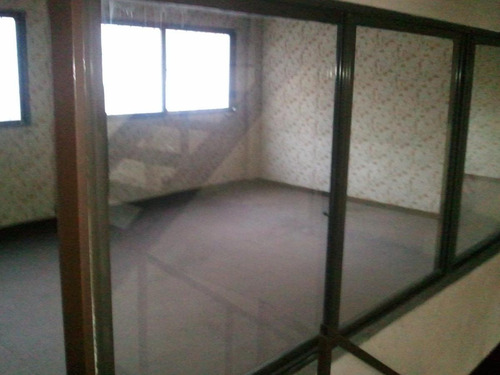 Imagen 11 de 20 de Local En Caseros 1717, Muy Vistoso, Casi 700 M2. Mixtura 4 Venta Con Renta